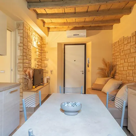 Cozy Near - Ac - For 2 דירה